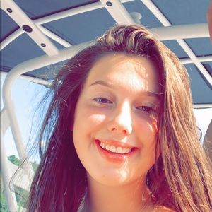 Meet your Posher, Alyssa